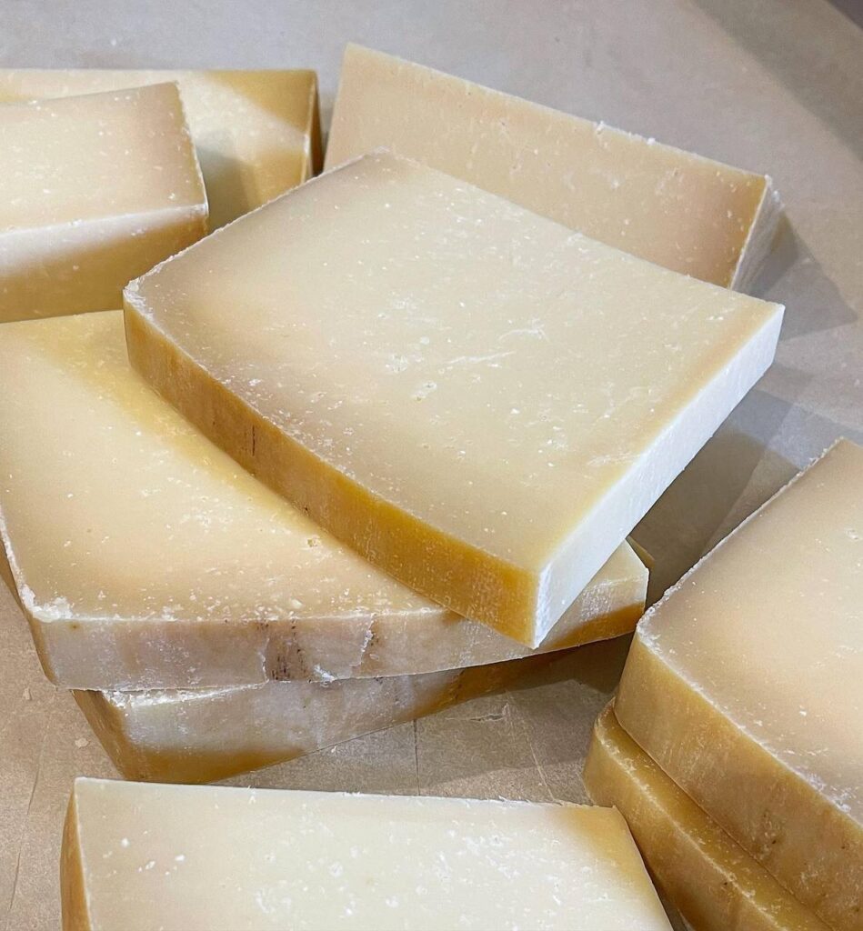 Сыр "Грюйер" 49% жир. Швейцария Margot Fromages